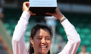 李娜网球法网夺冠 李娜网球法网夺冠